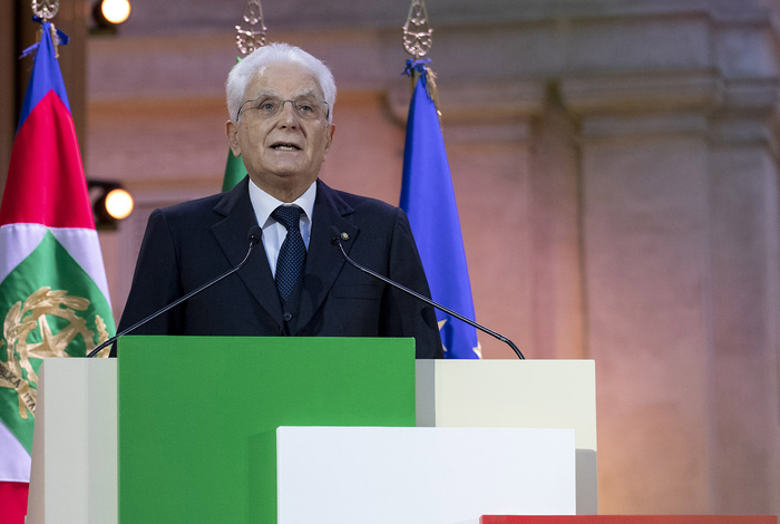 Mattarella,ripartenza industria fondamentale per Italia