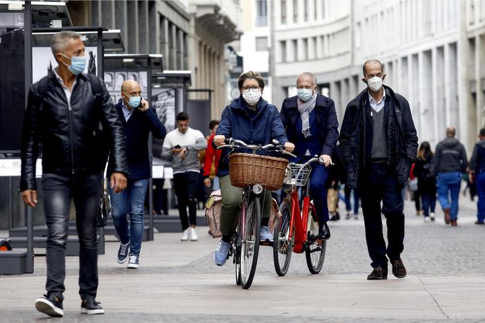 Coronavirus, il governo: ‘Non ci saranno coprifuoco, sì alle mascherine all’aperto’